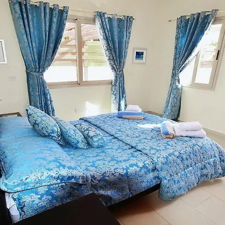 Golden Coral Villa